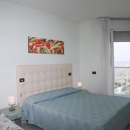 Hotel La Bussola リド・ディ・イエゾロ エクステリア 写真