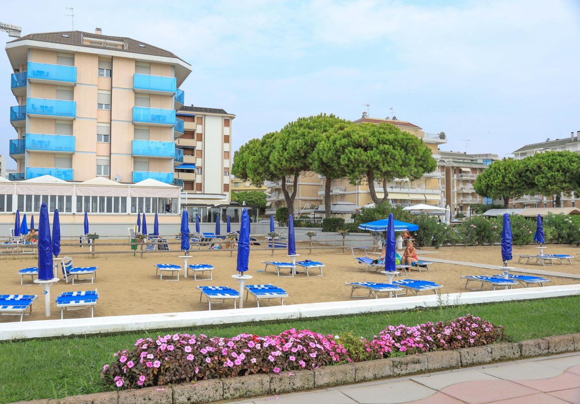 Hotel La Bussola リド・ディ・イエゾロ エクステリア 写真