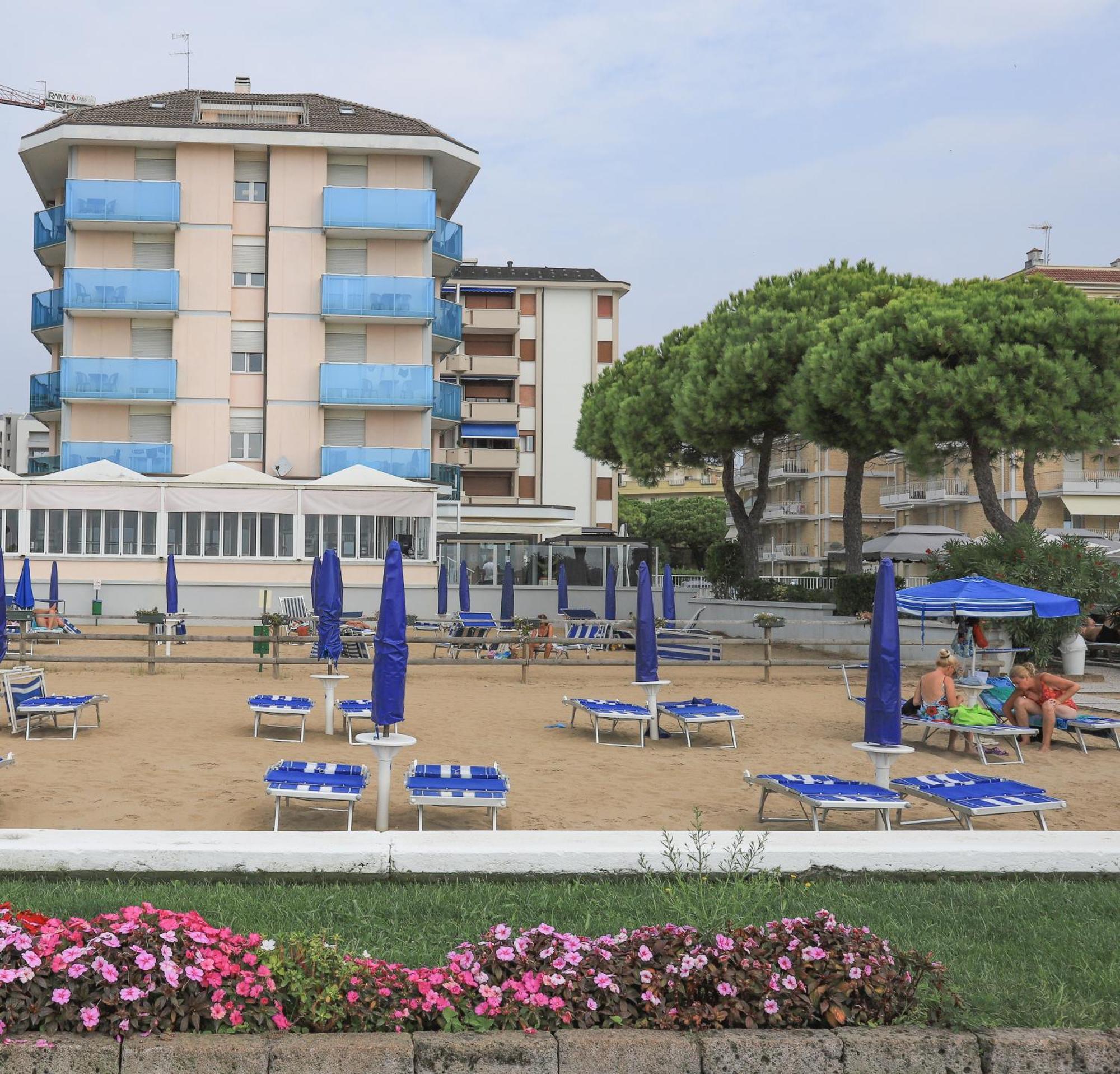 Hotel La Bussola リド・ディ・イエゾロ エクステリア 写真