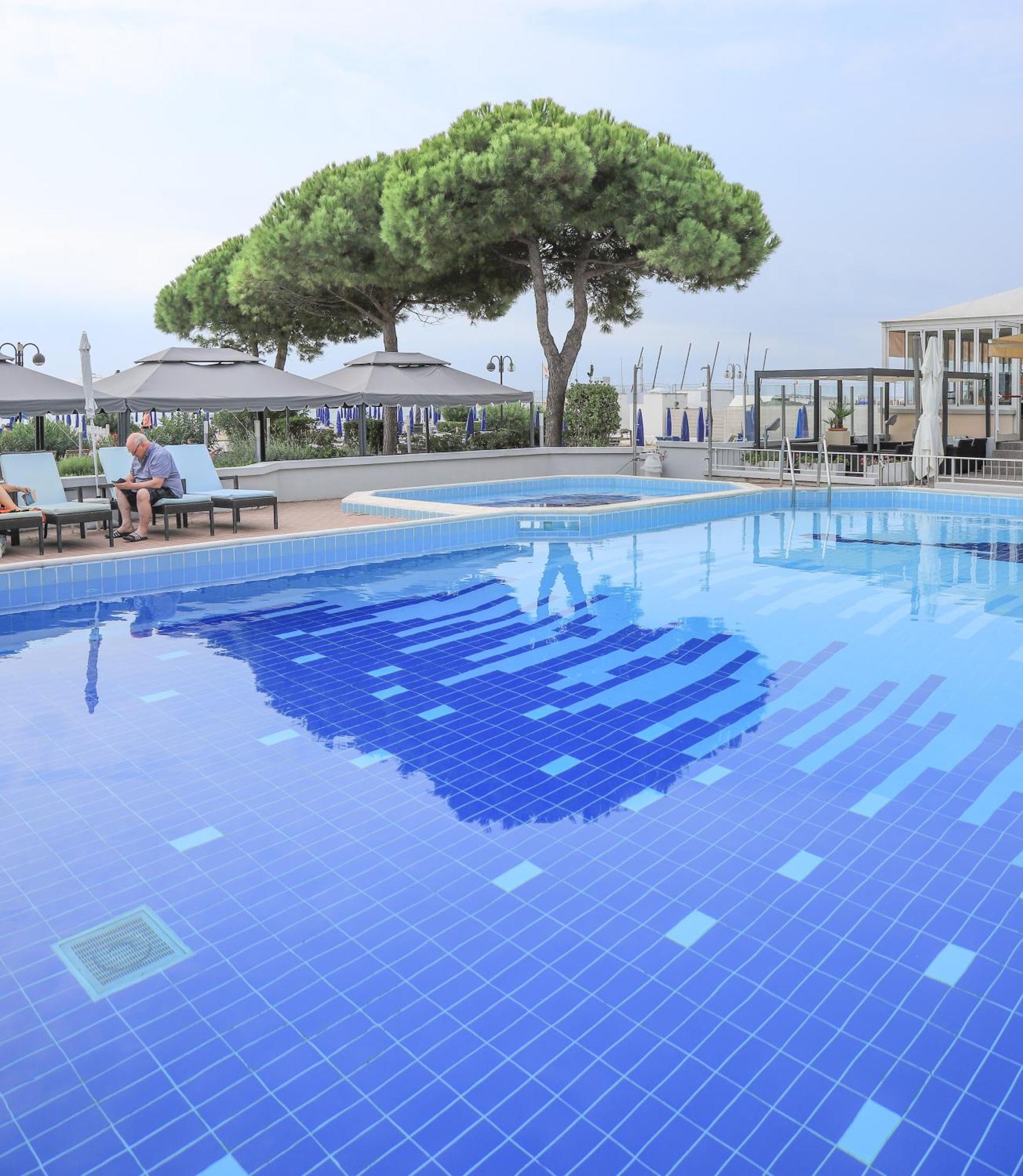 Hotel La Bussola リド・ディ・イエゾロ エクステリア 写真