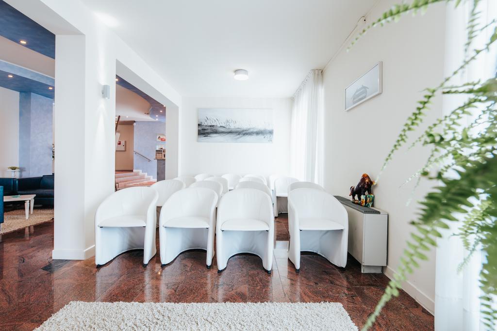 Hotel La Bussola リド・ディ・イエゾロ エクステリア 写真